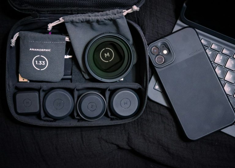 How to Choose the Best Travel Pouch for Your Needs